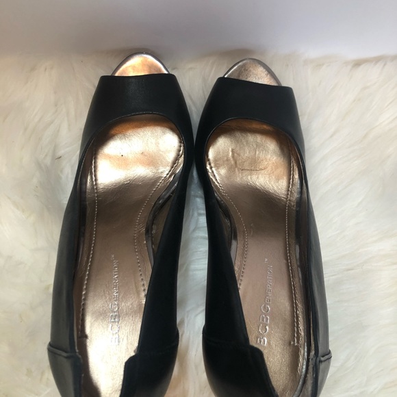 BCBG Wood and Gold Block Peep Toe Heel - Picture 5 of 7